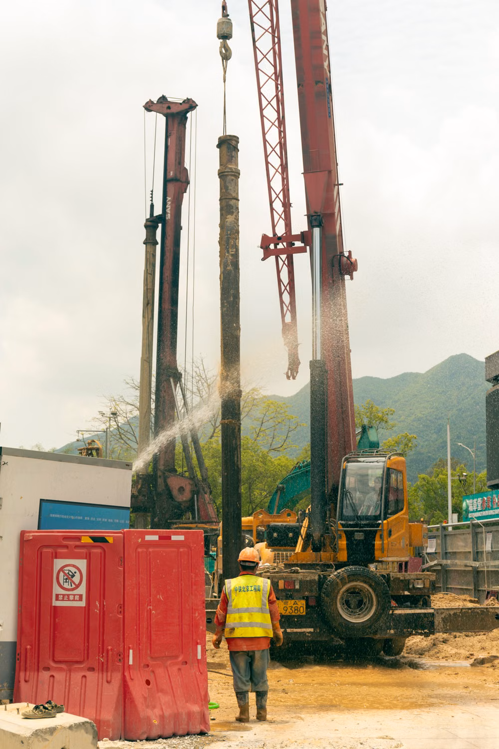 Un chantier de construction avec ses équipements